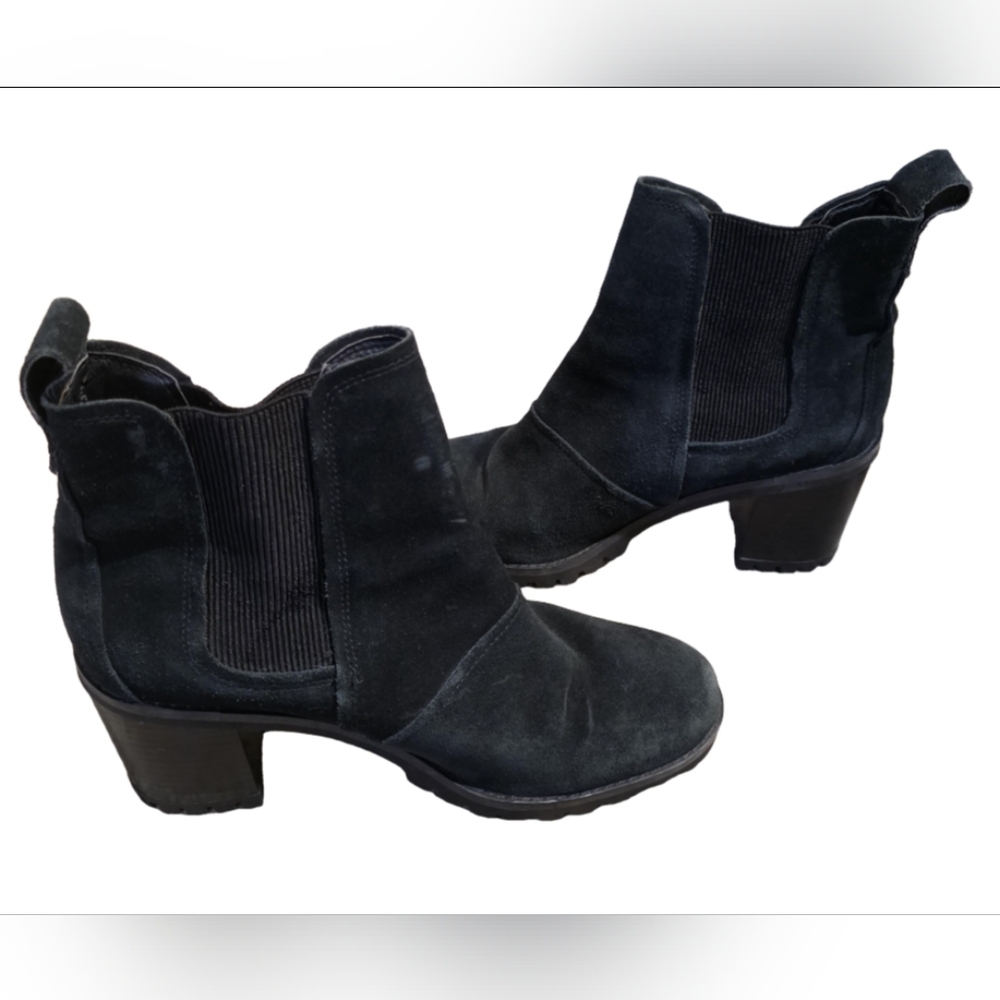 UGG Hazel Boot Green Suede Size 9